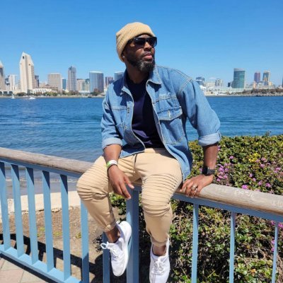 Grammy-Nominated Music Producer
Credits: Atlantic, Def Jam, Nike
#23 Billboard
#8 iTunes
NY Weekly Featured