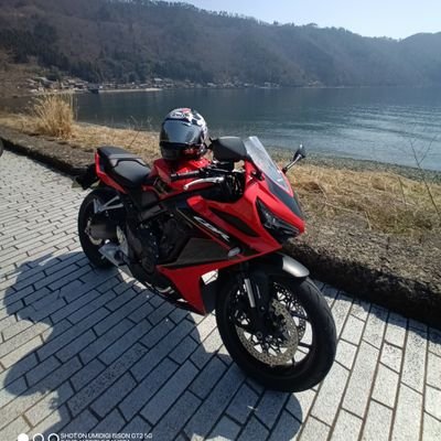 CBR650Rに乗ってます！
バイクで色んなところに出かけるんじゃあ〜
前はCBR250RRに乗ってました！