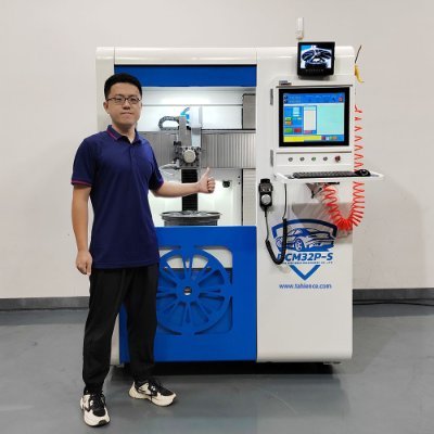 wheel repair machine is automatic diamond cut alloy wheel repair by diamond cutter. It is advantage equipment for new wheel repair business.