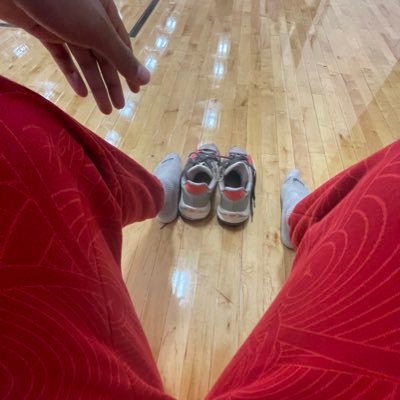 Unsigned 2025 PG with a 2.8 gpa, GREAT Facilitator knockdown shooter Reads the floor well and gets guys in their spots‼️‼️ 📲📲 4016175774.