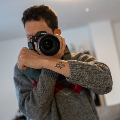 I am a software engineer and a hobbyst photographer, passionate about macro photography and toy photography.