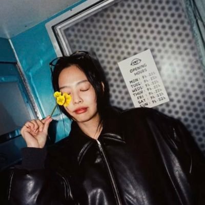 coolgirllalisa's profile picture. / It was black, It was pink, it changed my way / 💨