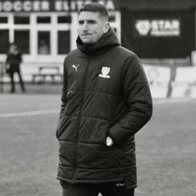 @UEFA licensed coach & ex-professional footballer First Team Manager @sutton_athletic