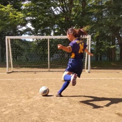 サッカーを始めて約6年、男子にも負けないパワーで活躍し、4月からは女子のクラブチームに入り更なる技術を身に付け、プロサッカー選手になることを目標としています。 8人きょうだいで、父は他界 母は持病があり働ないという家計で育っています。お金がないという理由で、実力ある選手の未来を潰さないため、ご支援お願いいたします。