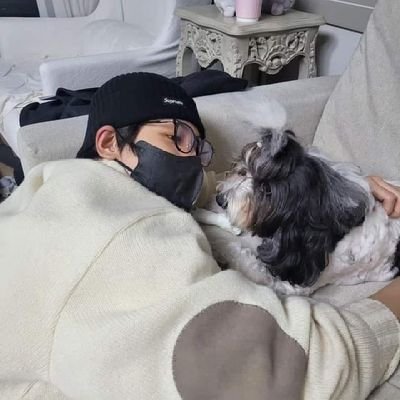 moonlqgths7's profile picture. 