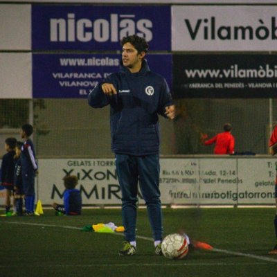 ⚽️Entrenador de fútbol (N1)
📽️Analista táctico y 📊Análisis de Datos
👨🎓Graduado en Ciencias Políticas (UPF)
💭Creador de @ARTS24th