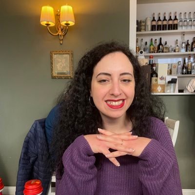 She/her 🏳️🌈 | Scrivo romanzi che leggeresti durante il ciclo | Un mix etnico di dubbia provenienza | Autrice di