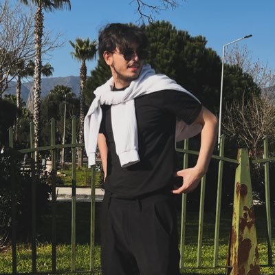 yigitresmi35's profile picture. Time never comes again 💎