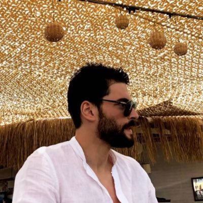 كنْ واقعيا في كلِّ شيء إلا في الدُّعاء بالغْ فأنت تسأل ربَّ المستحيل