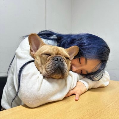 SEJEONGZ0NE's profile picture. sejeong we love you 👩‍❤️‍💋‍👩