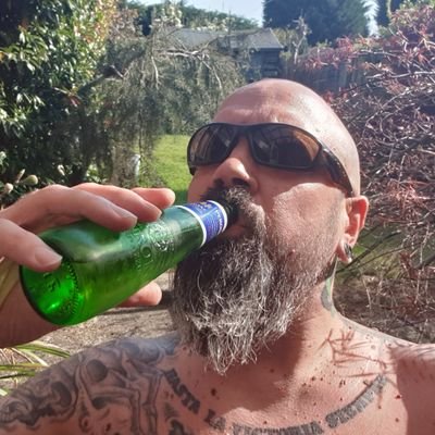 non league footy loving.. tattooed 6ft 4 bald beardy bloke.. don't judge a book by the cover 🤘