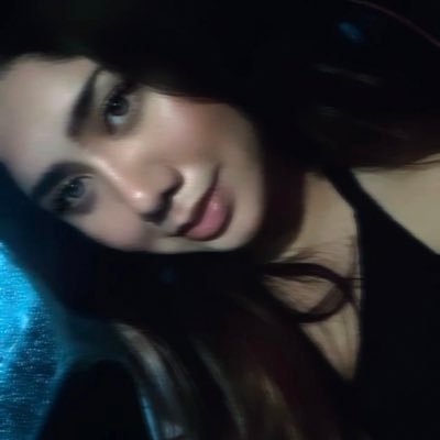 m4yb34innur's profile picture. 