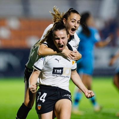 Twitter oficial | Jugadora del @VCF_Femenino en @ligaf | Socia Fundadora de #Kramt | Instagram: paulasancho10