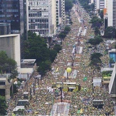 O Brasil de Lula é o Brasil que vale apenas ser vagabundo. Bandidos são premiados com a impunidade.