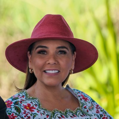 Primera mujer Gobernadora del Estado de #QuintanaRoo. Luchadora social y defensora de la justicia social por más de 30 años. Mamá y esposa.