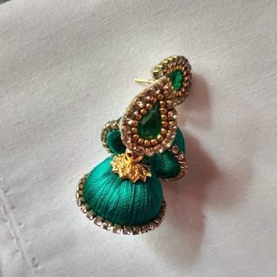 yebbae's profile picture. works at Amazon