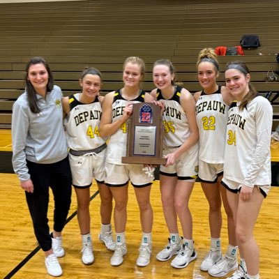 bournetobewild_'s profile picture. Assistant Women’s Basketball Coach at DePauw University, CSCS 🐯🏀 “Be passionate about pursuing your purpose in life”