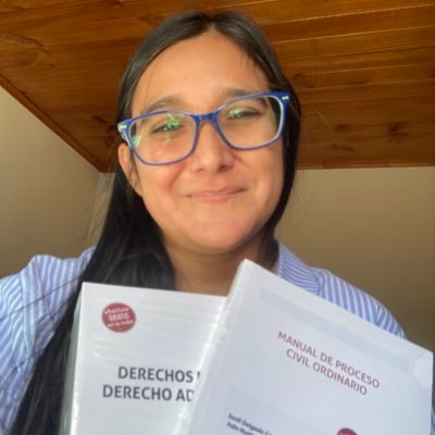 Me llamo Alejandra y comparto lo que se me da la gana (menos contenido delicado). Ñoña del Derecho Administrativo.