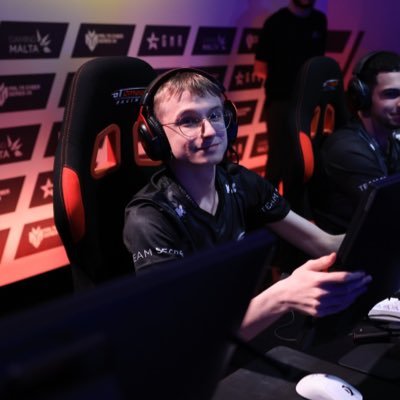 R6 Player for @teamsecret | https://t.co/zCwergYudQ