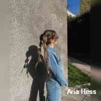 hs_saria's profile picture. nyc! bay area! thenewschool               readingmakesyouhotter_