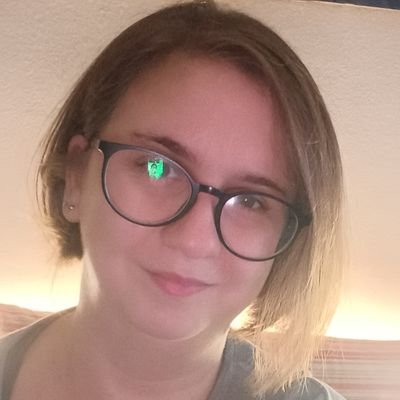 Le avversità sono come un vento forte. Ci portano via tutto, ad eccezione di quello che non può essere strappato, mostrandoci come realmente siamo A. Golden