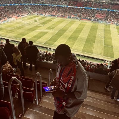 #LoverOfFootball ⚽️ #LondonIsBlue💙 #ChelseaFc💙⚽️ #Davido #Messi… ama🅿️iano lover🎶 A certified man utd hater.