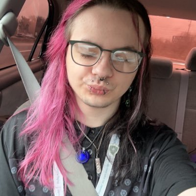 Hey I'm your neighborhood genderfluid streamer! I stream on twitch come watch me!!