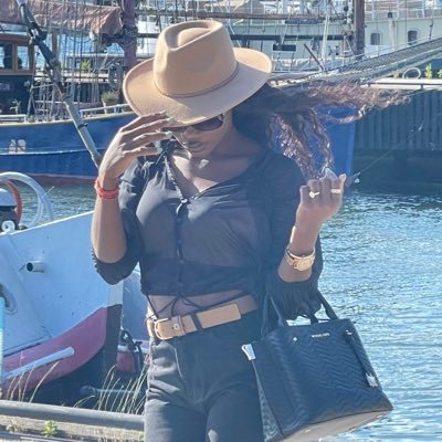 priceless_ivy's profile picture. Live your life for you and not for others ❤️