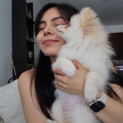 FiorellaAlegreC's profile picture. a lot going at the moment