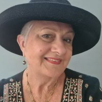 Lois of a Certain Age (@lbfizz) 's Twitter Profile