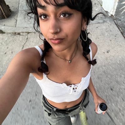 isha_ha_ha's profile picture. a little ball of angst