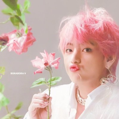 Here for our precious pretty TaeTae. Supporting him with pure love and sincerity.