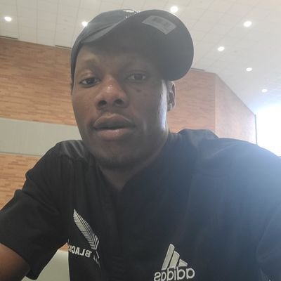 Samson43667601's profile picture. Hey, it's Fash
#Godfirst ✝️
#proudlyNigerian 🇳🇬
#programming 👨‍💻
#crytocurrency 📊
#footballer ⚽