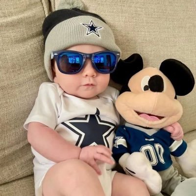 Hi 👋🏻 I’m Kate 👸🏻PROUDLY🇺🇸Huge Fan of the Dallas Cowboys 🤠🏈Dog lover🐶Philips 4:13&19🙏🏼💝