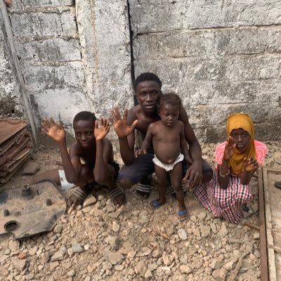 Hi good people am looking for help am an orphan living with my siblings.we need food🥘we are facing many hardships please🙏we really need help anything is appre
