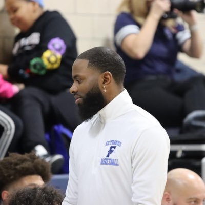 🏀Fairborn High Head Coach🏀 937 🙏🏾Father🙏🏾 ⚡Electrician⚡ 