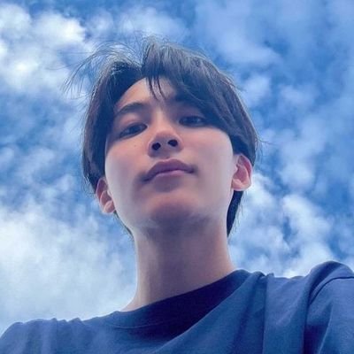 han_berruielle's profile picture. ‧₊˚✩ 🌧️⊹🎧‧₊˚♡