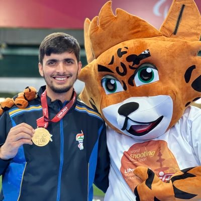 bhat390's profile picture. olympian 2024 World  Ranking 1 World championship 🇵🇪🥇 World Cup 🇰🇷 2023🥉 World Cup 🇭🇷🥈 Asian Games participant W Cup 🇰🇷 2024🥈 W Cup 🇰🇷 2025 2🥇1🥈