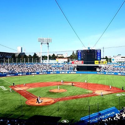 神宮球場での東京六大学野球応援が趣味。野球と音楽の戦が大事。