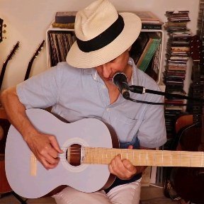 troubadour living on the outskirts of Los Angeles. bandcamp & FB,twitter ,vocal, guitar, piano & lonesome aorta stuff. Improv and songs :)