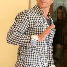 Hi, just a horny 40 year old trim Irish hubby who is an ex swinger. Wife knows I am on here and and enjoys when i am horny as we have great fun together