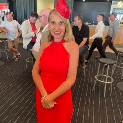 Dog lover, passionate about the fight against cancer, domestic violence, bullying and crime. I support Dr Fauci & science ! No- Anti-Vaxx followers!🍉🇦🇺🇺🇦