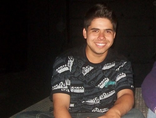 O verdadeiro amigo não é aquele que diz Vai em frente. O verdadeiro amigo é aquele que diz Vou contigo.
