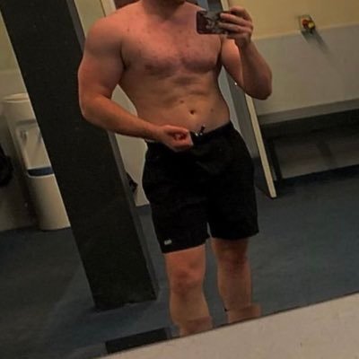 Newcastle based content creator🔱 18+ content🔞 New page! meets/pronos/collabs/ serious enquiries only! - I’m a gym lad with a big thick cock🍆😉