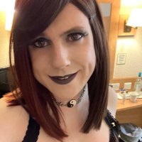 Amy N(@AmyFluidGoth) 's Twitter Profile Photo