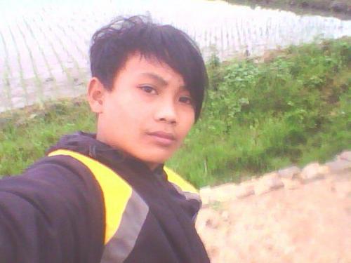 aepul_air's profile picture. cinta ittt datang nya dari mata langsung turun ke hat