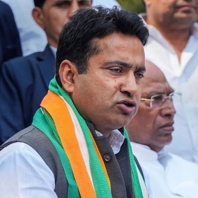 privaar83317's profile picture. 