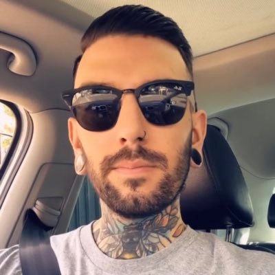 SNCF | 🇫🇷 | NERDGLISH Gaming | Ghost Tattooer | Murloc Lover ❤ | Gamer,Geek,Nerd | Discord : datc4sh