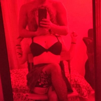 Solo somos una pareja con muchas ganas de experimentar, nos encanta todo tipo de plan, salir a bailar, los tríos, los intercambios.Venta de contenido☺️