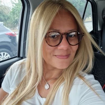 Abogada, rescatista🐶, bodybuilder🏋🏼, madre de 2🐶🦮, pisciana♋ y mentora de 1 caballero que vale por un millón